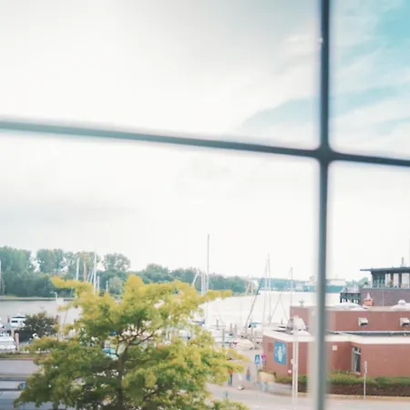 Ostsee Travemuende 2* 吕贝克