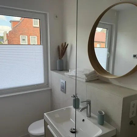 Ostsee Travemuende 2* 吕贝克